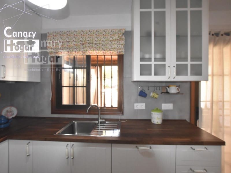 2 sypialnia Dom do wynajęcia w El Medano z basenem - 1 800 € (Ref: 9839343)