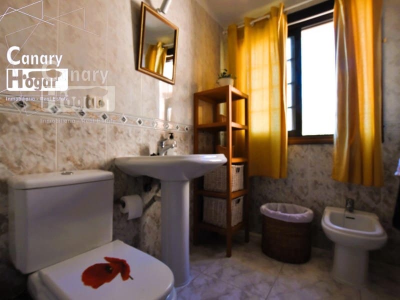 2 sypialnia Dom do wynajęcia w El Medano z basenem - 1 800 € (Ref: 9839343)