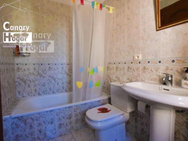 2 sypialnia Dom do wynajęcia w El Medano z basenem - 1 800 € (Ref: 9839343)