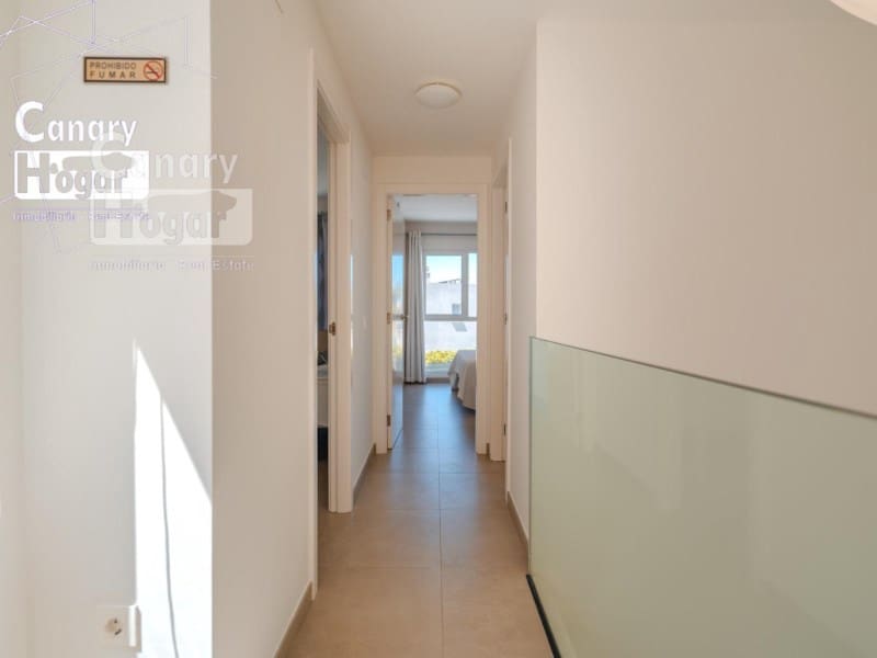 Chalet de 3 habitaciones en Adeje en venta con piscina - 1.075.000 € (Ref: 9839352)