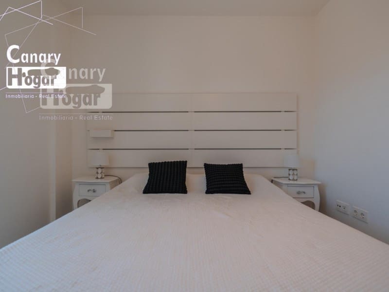 Chalet de 3 habitaciones en Adeje en venta con piscina - 1.075.000 € (Ref: 9839352)