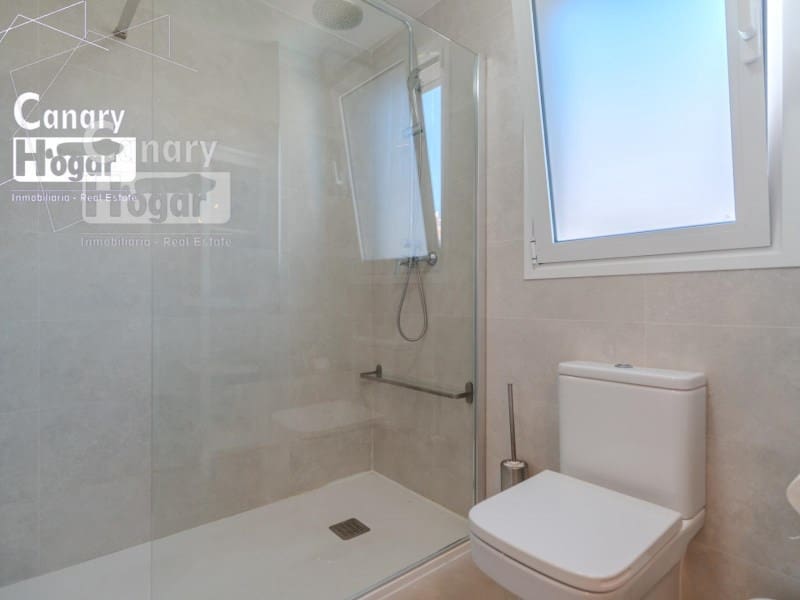 Chalet de 3 habitaciones en Adeje en venta con piscina - 1.075.000 € (Ref: 9839352)