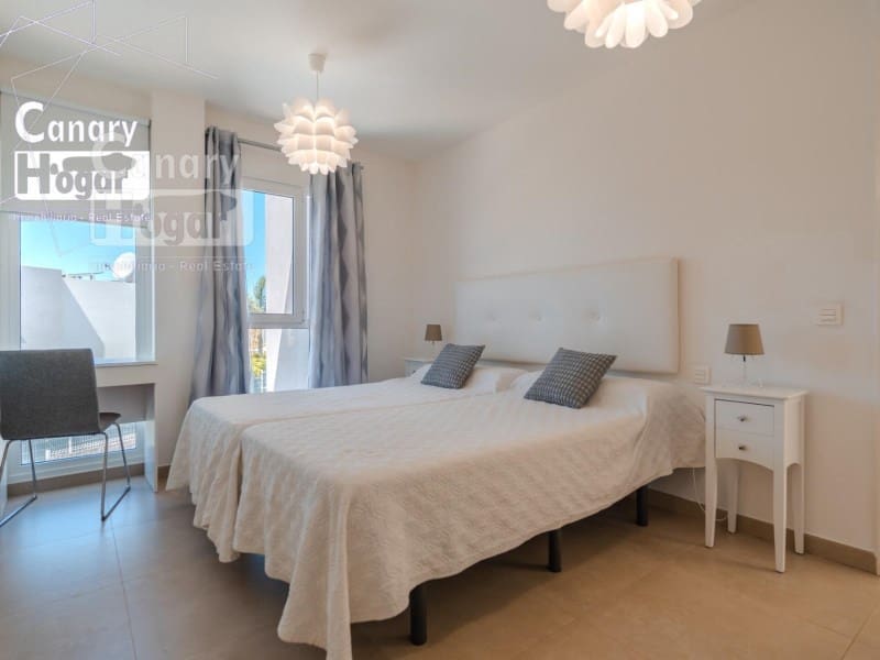 Chalet de 3 habitaciones en Adeje en venta con piscina - 1.075.000 € (Ref: 9839352)