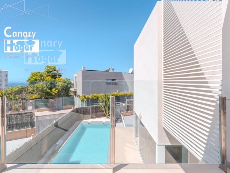 Chalet de 3 habitaciones en Adeje en venta con piscina - 1.075.000 € (Ref: 9839352)