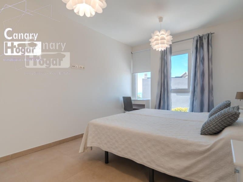 Chalet de 3 habitaciones en Adeje en venta con piscina - 1.075.000 € (Ref: 9839352)