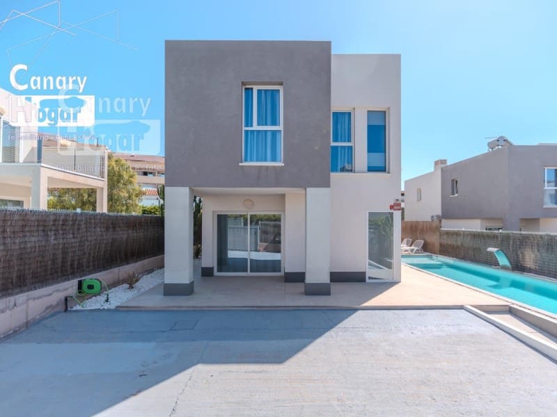 Chalet de 3 habitaciones en Adeje en venta con piscina - 1.075.000 € (Ref: 9839352)
