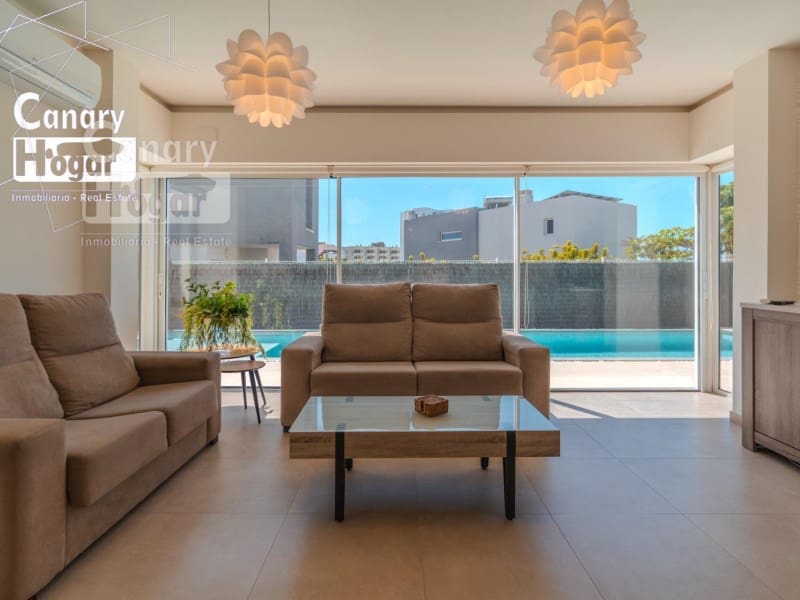 Chalet de 3 habitaciones en Adeje en venta con piscina - 1.075.000 € (Ref: 9839352)