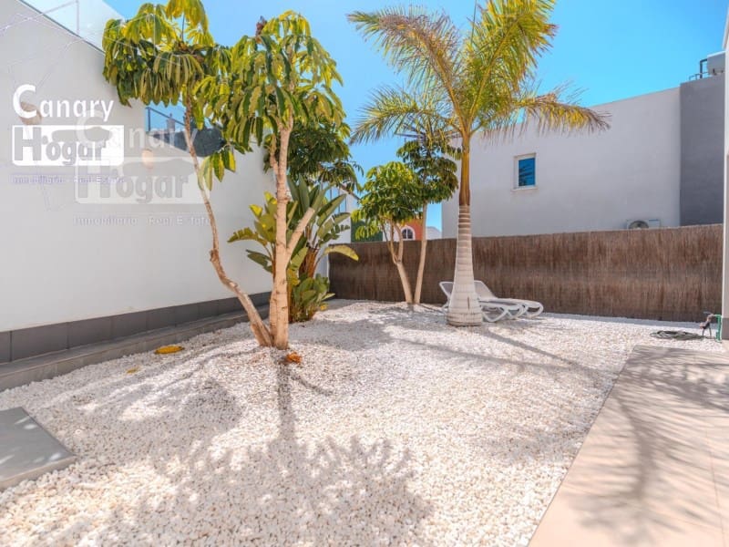 Chalet de 3 habitaciones en Adeje en venta con piscina - 1.075.000 € (Ref: 9839352)