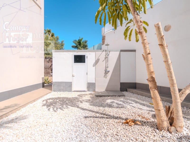 Chalet de 3 habitaciones en Adeje en venta con piscina - 1.075.000 € (Ref: 9839352)