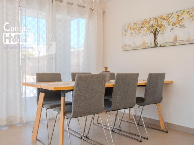 Chalet de 3 habitaciones en Adeje en venta con piscina - 1.075.000 € (Ref: 9839352)