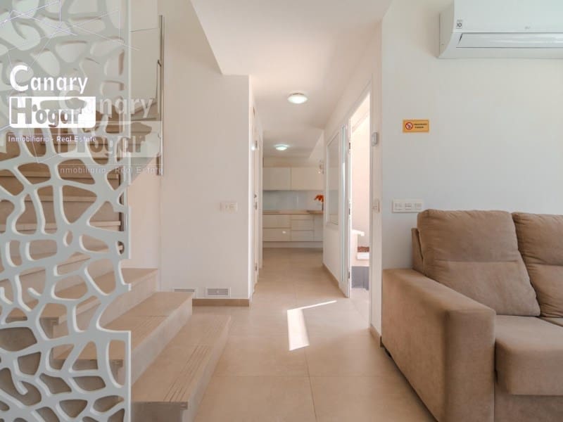 Chalet de 3 habitaciones en Adeje en venta con piscina - 1.075.000 € (Ref: 9839352)