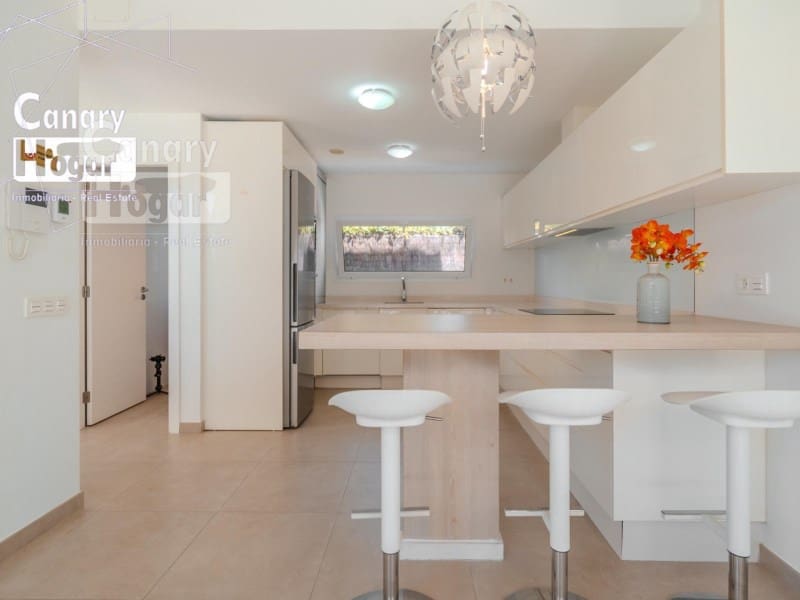 Chalet de 3 habitaciones en Adeje en venta con piscina - 1.075.000 € (Ref: 9839352)