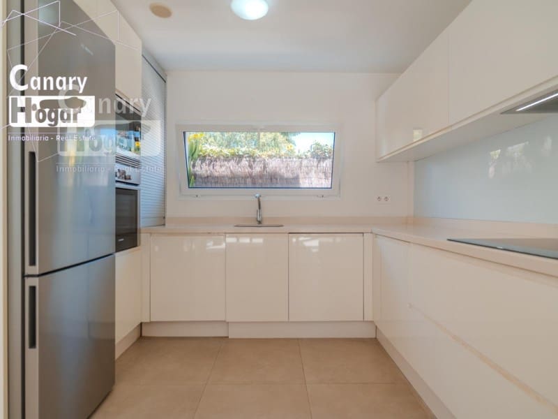 Chalet de 3 habitaciones en Adeje en venta con piscina - 1.075.000 € (Ref: 9839352)