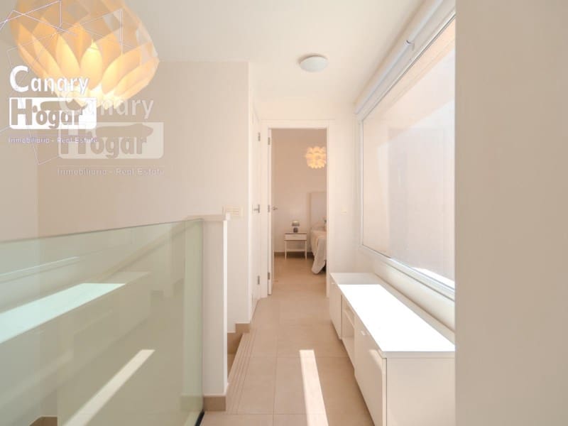 Chalet de 3 habitaciones en Adeje en venta con piscina - 1.075.000 € (Ref: 9839352)