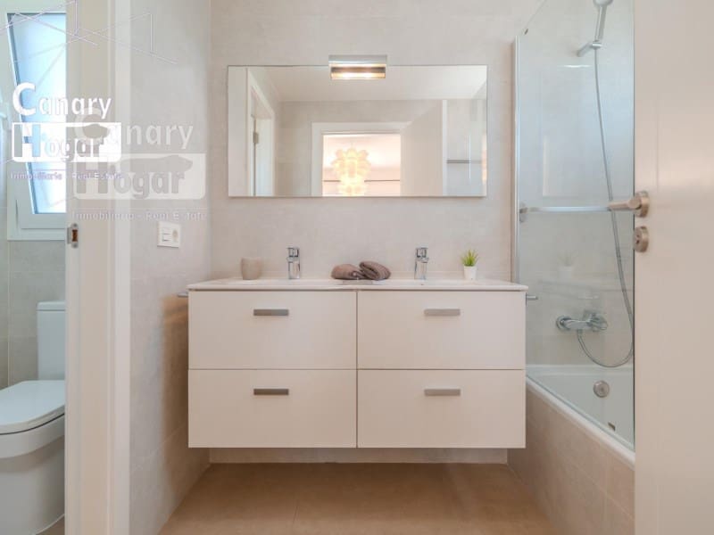 Chalet de 3 habitaciones en Adeje en venta con piscina - 1.075.000 € (Ref: 9839352)