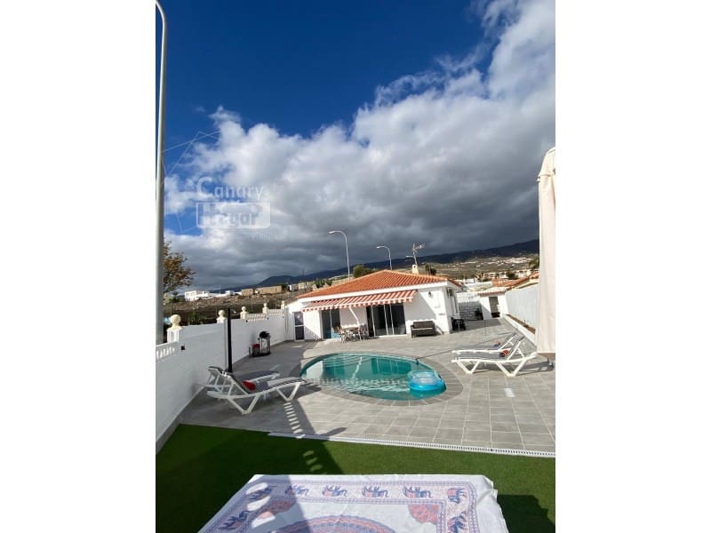 3 soveværelse Villa til salg i Adeje med swimmingpool - € 730.000 (Ref: 9839354)