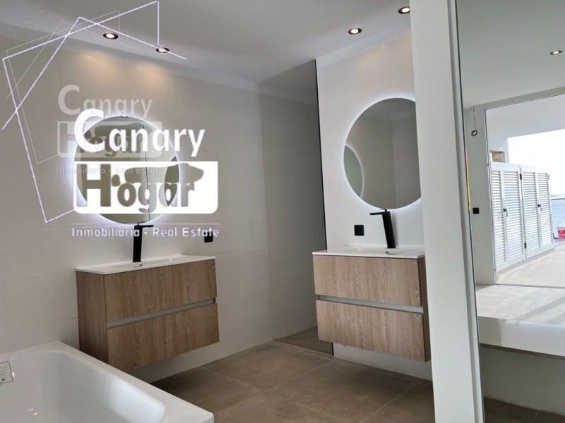 3 chambre Appartement à vendre à Costa del Silencio avec piscine garage - 685 000 € (Ref: 9839355)