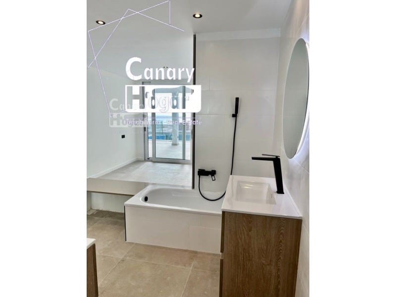 3 chambre Appartement à vendre à Costa del Silencio avec piscine garage - 685 000 € (Ref: 9839355)