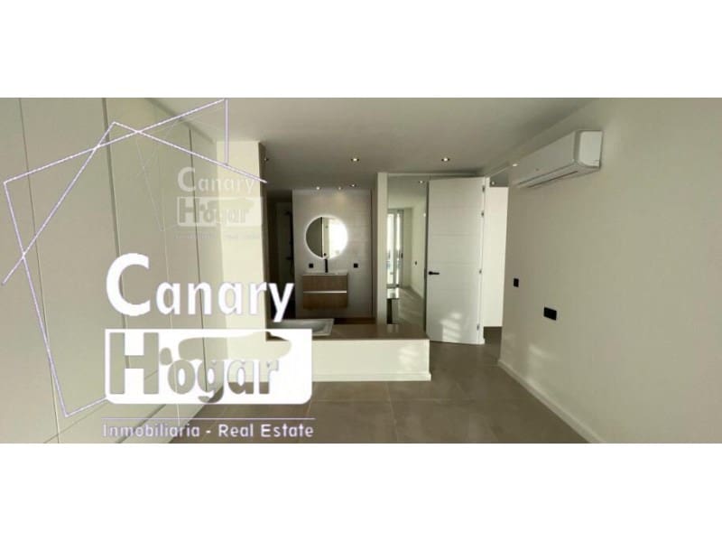 3 chambre Appartement à vendre à Costa del Silencio avec piscine garage - 685 000 € (Ref: 9839355)