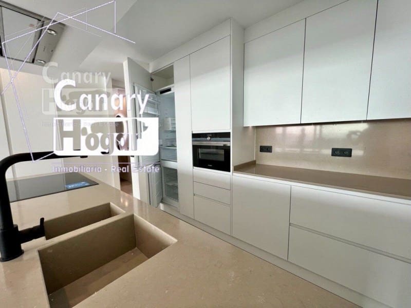 3 chambre Appartement à vendre à Costa del Silencio avec piscine garage - 685 000 € (Ref: 9839355)