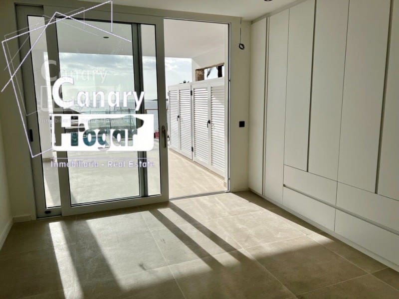 3 chambre Appartement à vendre à Costa del Silencio avec piscine garage - 685 000 € (Ref: 9839355)