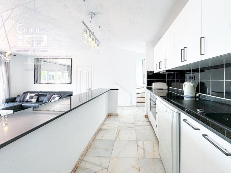 3 soverom Villa til salgs i Costa Adeje med svømmebasseng - € 885 000 (Ref: 9839356)