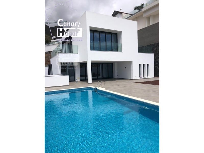 4 sovrum Villa till salu i Costa Adeje med pool garage - 1 950 000 € (Ref: 9840327)