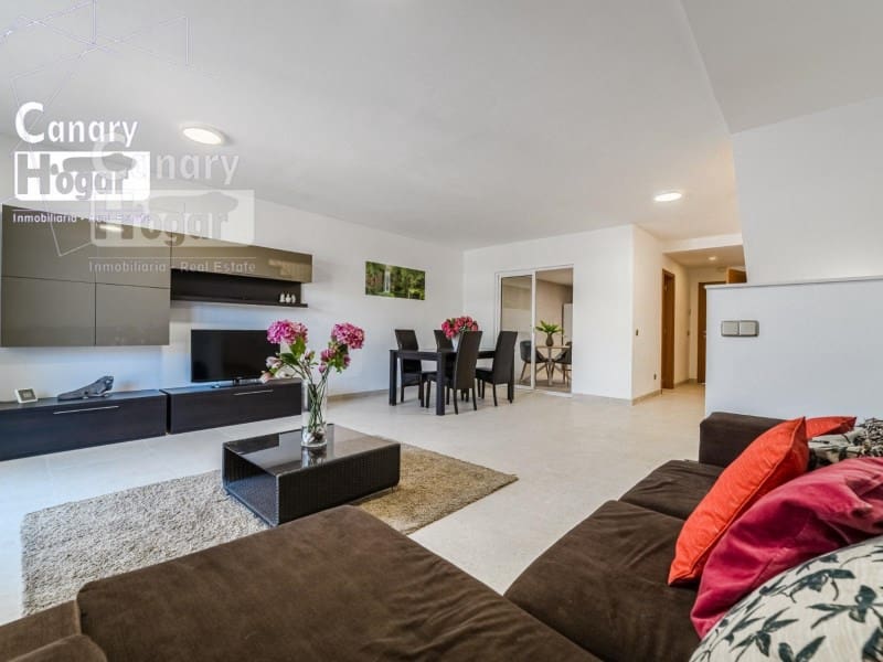 4 soveværelse Villa til leje i Playa Fanabe med swimmingpool garage - € 2.700 (Ref: 9840328)