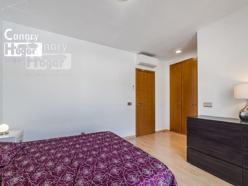 4 soveværelse Villa til leje i Playa Fanabe med swimmingpool garage - € 2.700 (Ref: 9840328)