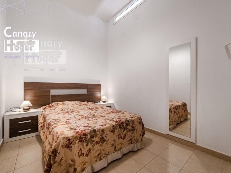 4 soveværelse Villa til leje i Playa Fanabe med swimmingpool garage - € 2.700 (Ref: 9840328)