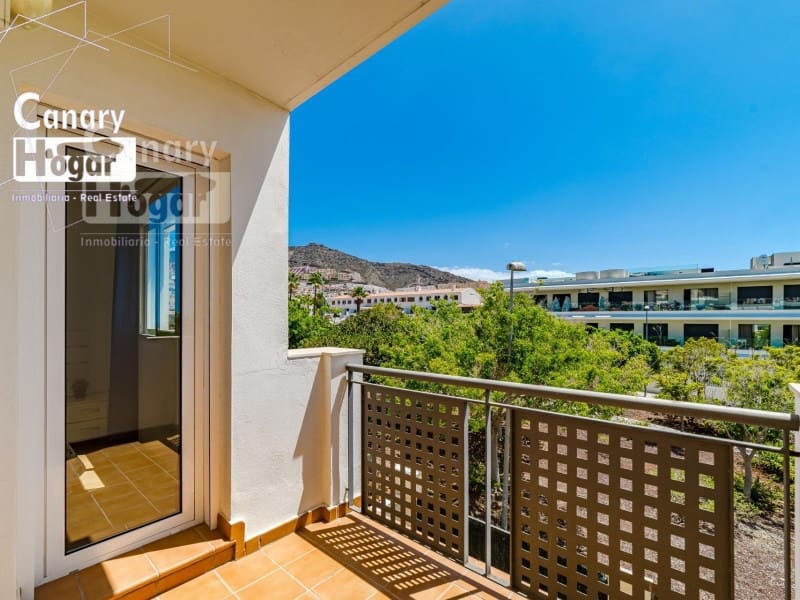 4 soveværelse Villa til leje i Playa Fanabe med swimmingpool garage - € 2.700 (Ref: 9840328)