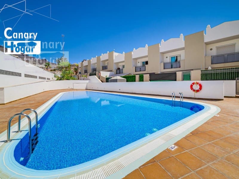 4 soveværelse Villa til leje i Playa Fanabe med swimmingpool garage - € 2.700 (Ref: 9840328)