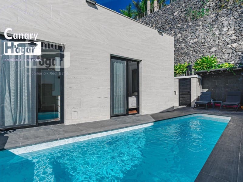 4 bedroom Villa for sale in Costa Adeje with pool garage - € 1,650,000 (Ref: 9840330)