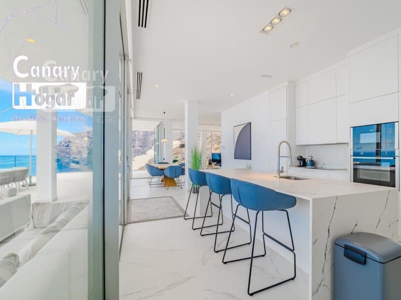 3 bedroom Penthouse for sale in Los Gigantes with pool - € 2,490,000 (Ref: 9840335)
