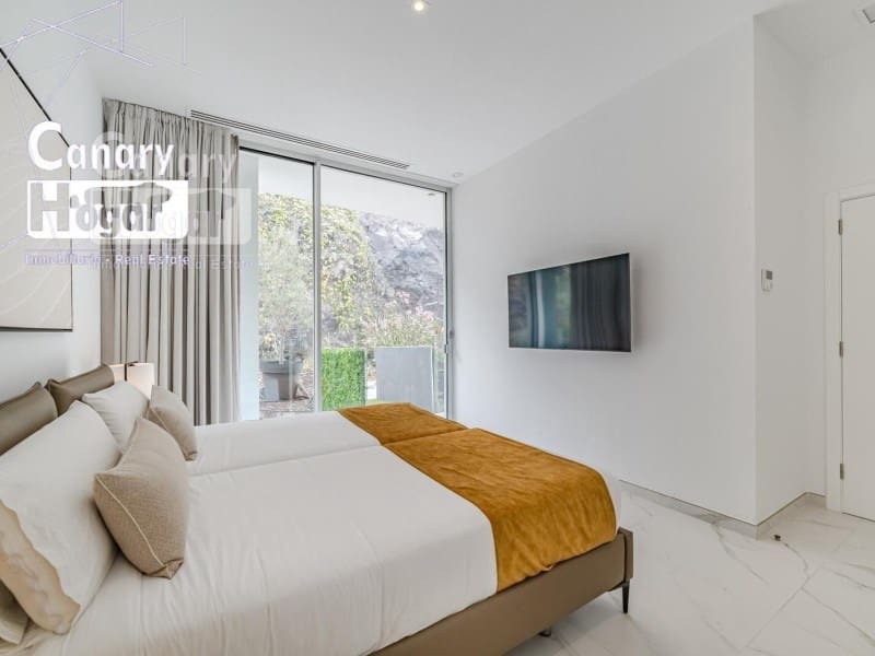 3 bedroom Penthouse for sale in Los Gigantes with pool - € 2,490,000 (Ref: 9840335)
