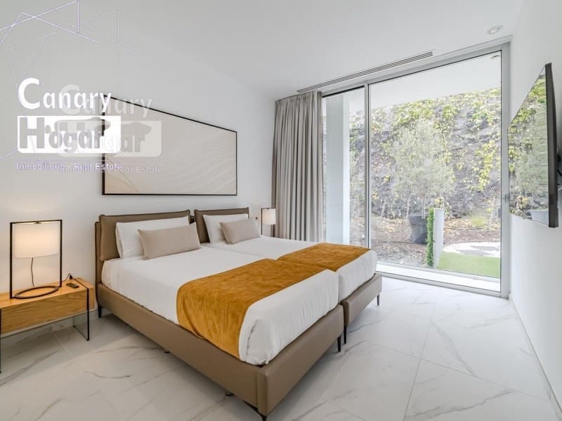 3 bedroom Penthouse for sale in Los Gigantes with pool - € 2,490,000 (Ref: 9840335)