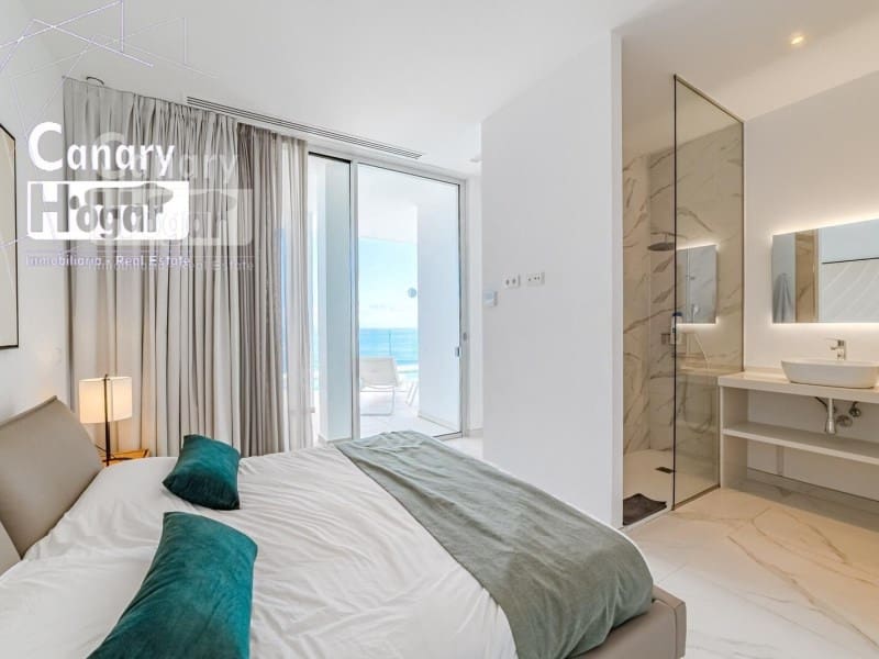 3 bedroom Penthouse for sale in Los Gigantes with pool - € 2,490,000 (Ref: 9840335)