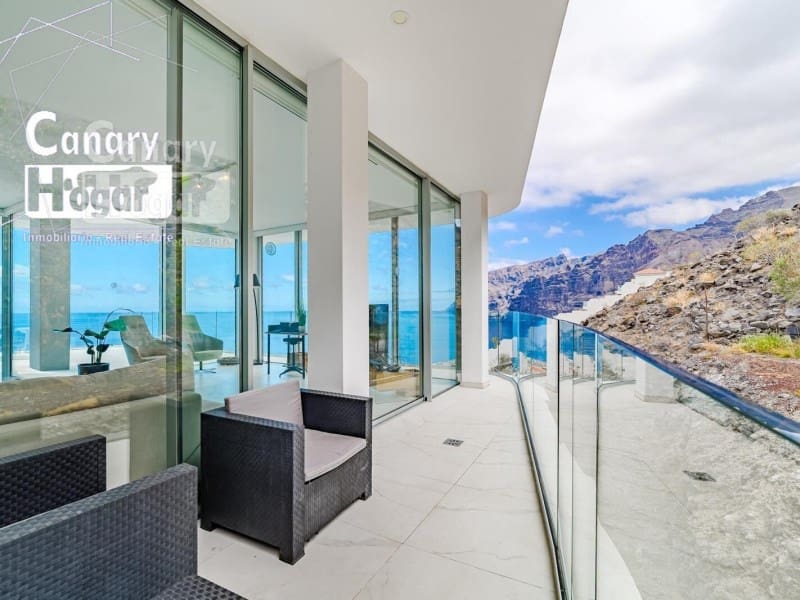 3 bedroom Penthouse for sale in Los Gigantes with pool - € 2,490,000 (Ref: 9840335)
