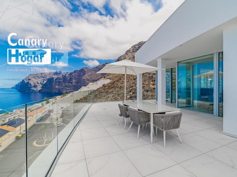 3 bedroom Penthouse for sale in Los Gigantes with pool - € 2,490,000 (Ref: 9840335)