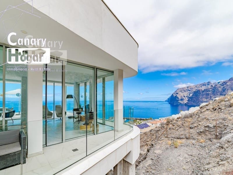 3 bedroom Penthouse for sale in Los Gigantes with pool - € 2,490,000 (Ref: 9840335)