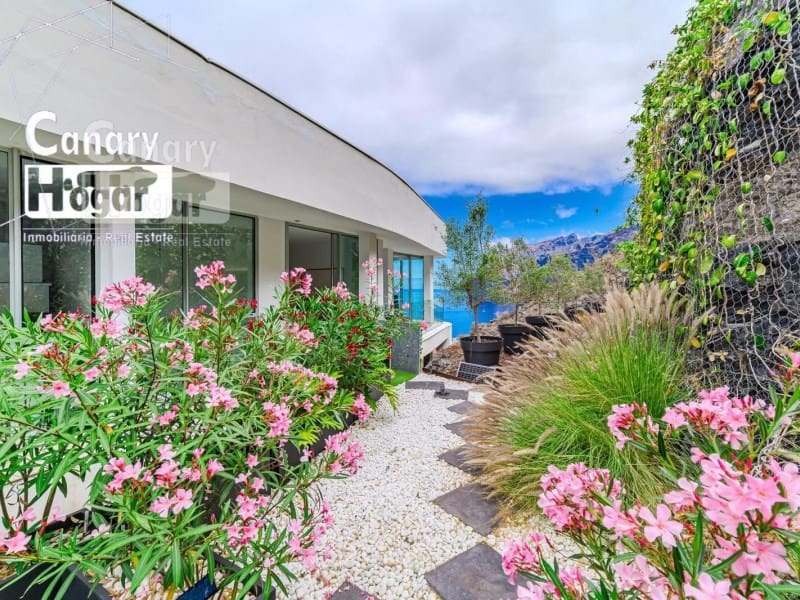 3 bedroom Penthouse for sale in Los Gigantes with pool - € 2,490,000 (Ref: 9840335)