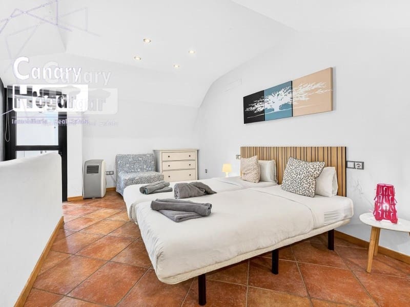 2 bedroom Apartment for sale in Adeje - € 475,000 (Ref: 9840337)