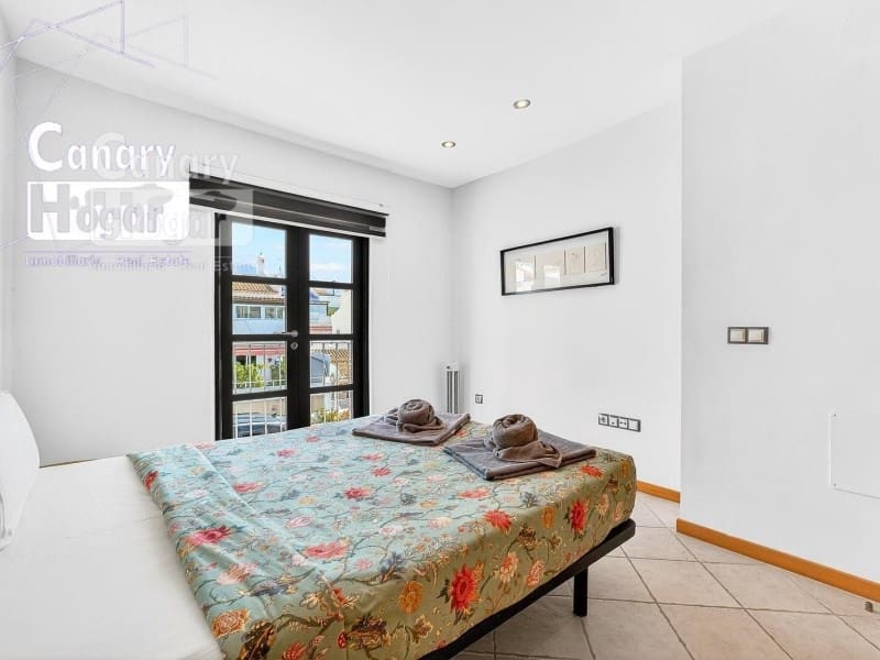 2 bedroom Apartment for sale in Adeje - € 475,000 (Ref: 9840337)