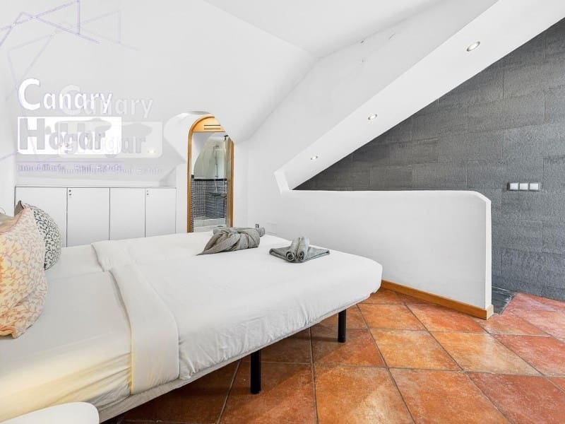 2 bedroom Apartment for sale in Adeje - € 475,000 (Ref: 9840337)