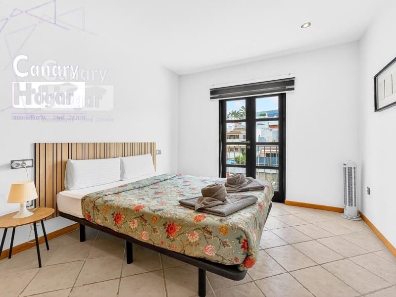 2 bedroom Apartment for sale in Adeje - € 475,000 (Ref: 9840337)