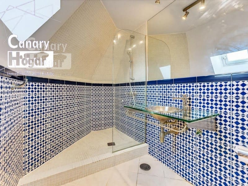 2 bedroom Apartment for sale in Adeje - € 475,000 (Ref: 9840337)