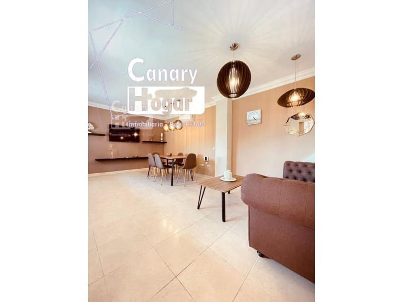 Chalet de 4 habitaciones en Los Cristianos en venta con piscina garaje - 775.000 € (Ref: 9840339)