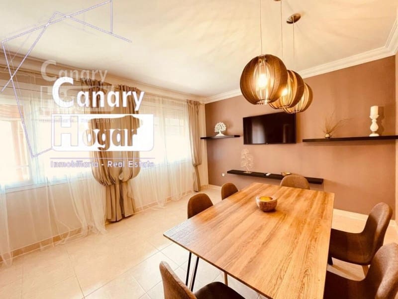 Chalet de 4 habitaciones en Los Cristianos en venta con piscina garaje - 775.000 € (Ref: 9840339)