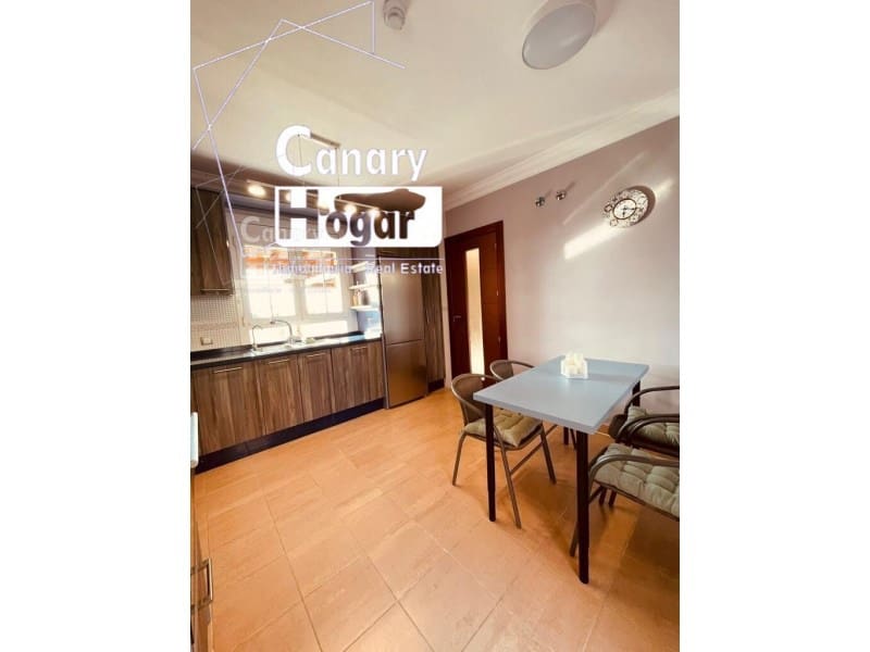 Chalet de 4 habitaciones en Los Cristianos en venta con piscina garaje - 775.000 € (Ref: 9840339)