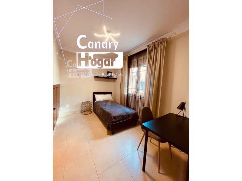 Chalet de 4 habitaciones en Los Cristianos en venta con piscina garaje - 775.000 € (Ref: 9840339)